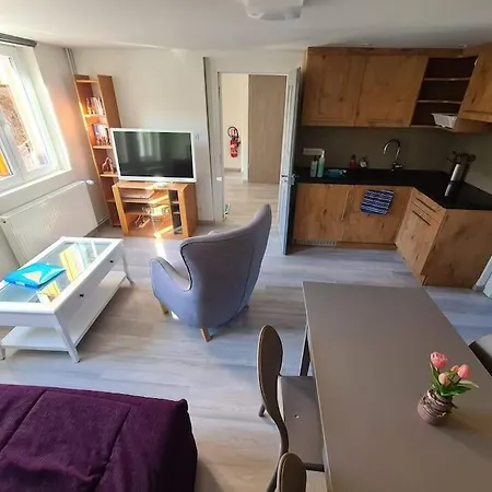 Apartment Entier Dans Cour Interieure